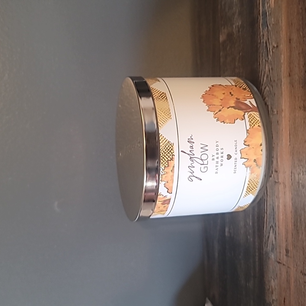 Bath & Body Works GINGHAM GLOW Scented Candle  14.5 oz